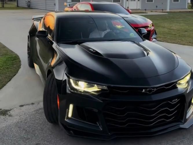 科迈罗2021款黑武士图片 科迈罗黑色多少钱