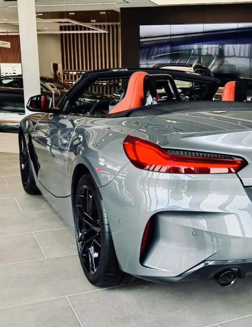 宝马四坐敞篷跑车／宝马四坐敞篷跑车图片