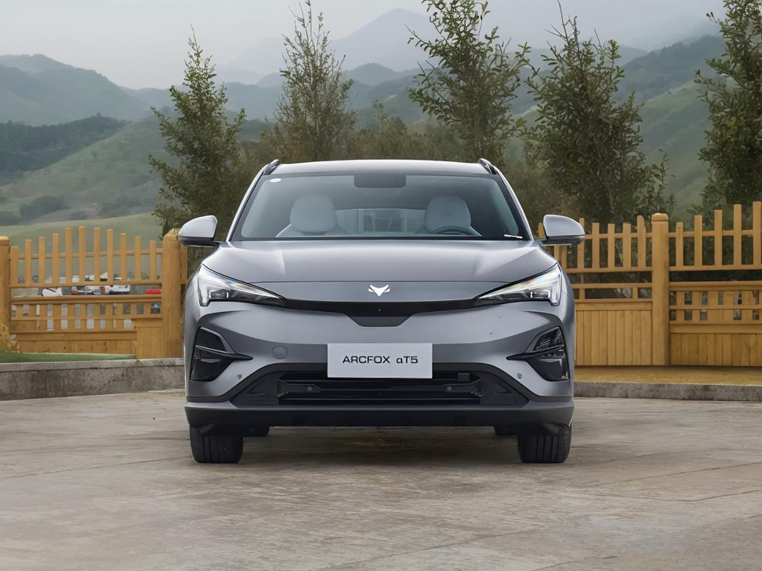 极狐阿尔法汽车图片／极狐阿尔法是什么车品牌