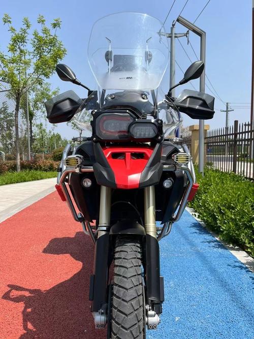 宝马摩托车多少钱一辆(宝马摩托车多少钱一辆f800)