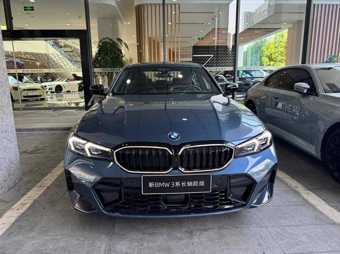 宝马3系车宽,汽车宝马3系