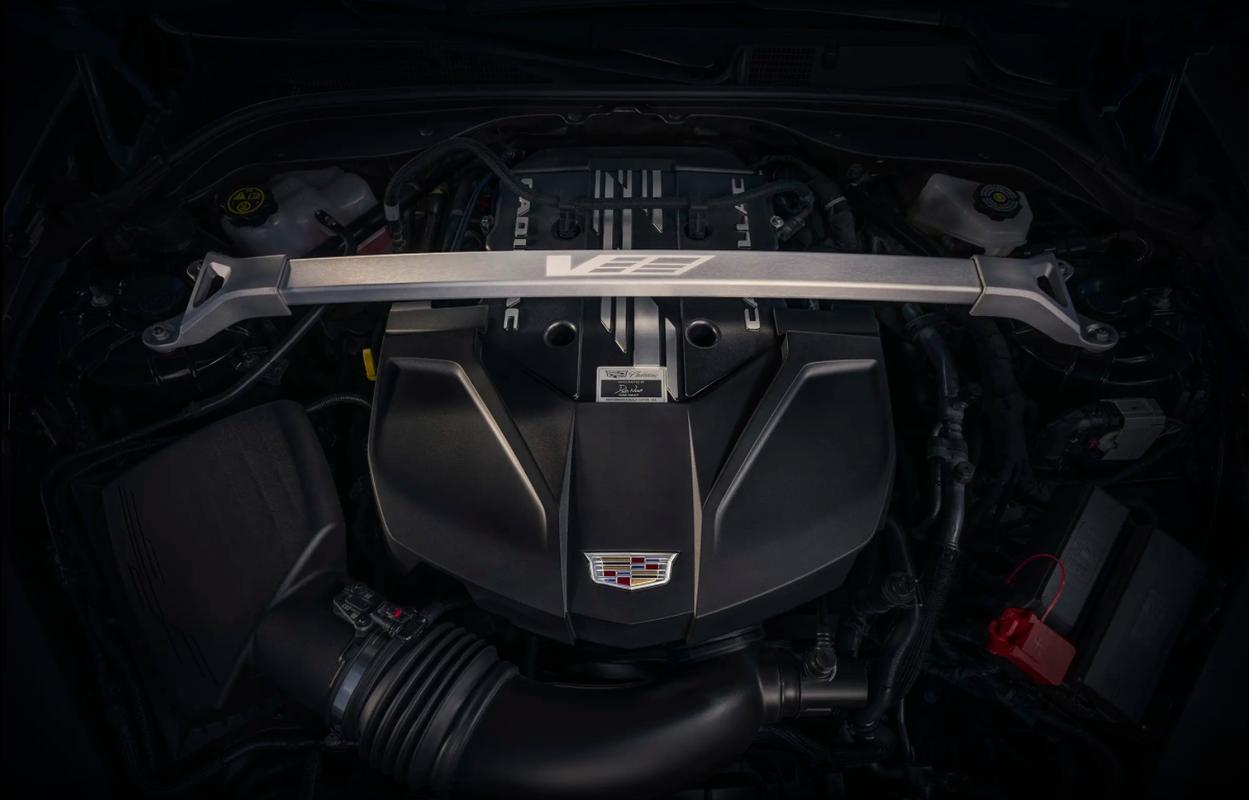 凯迪拉克srx发动机(凯迪拉克srx发动机声音大了什么原因)